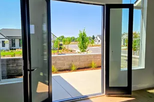 8565 Martin Andrew Cir, Roseville, CA 95747 - Photo 11