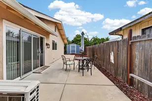 6204 Fennwood Ct, Sacramento, CA 95831 - Photo 17