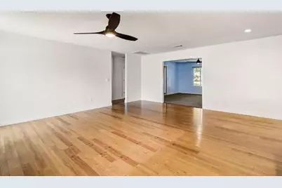 8986 Lansdowne Court, Elk Grove, CA 95624 - Photo 11