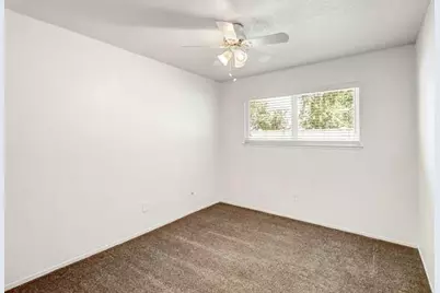 8986 Lansdowne Court, Elk Grove, CA 95624 - Photo 45