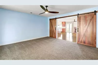 8986 Lansdowne Court, Elk Grove, CA 95624 - Photo 9