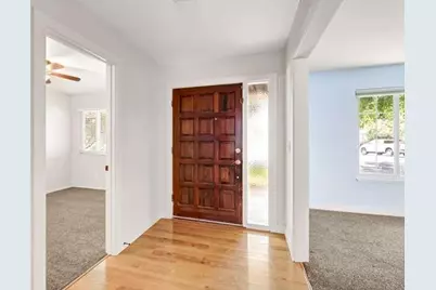 8986 Lansdowne Court, Elk Grove, CA 95624 - Photo 5