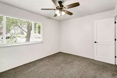 8986 Lansdowne Court, Elk Grove, CA 95624 - Photo 41