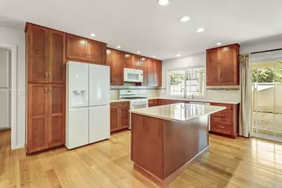 8986 Lansdowne Court, Elk Grove, CA 95624 - Photo 19