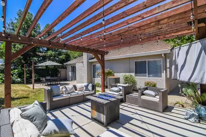 8976 Richborough Way, Elk Grove, CA 95624 - Photo 53