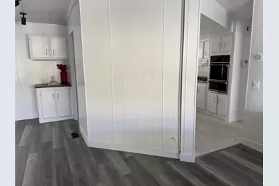 Magnolia, Sacramento, CA 95828 - Photo 15