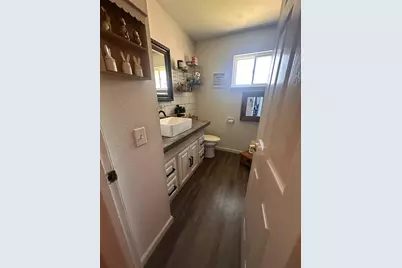 921 E E Street, Oakdale, CA 95361 - Photo 17
