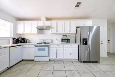 114 Decathlon Circle, Sacramento, CA 95823 - Photo 3