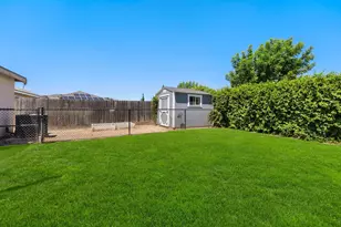 2439 Madeline Dr, Hanford, CA 93230 - Photo 41