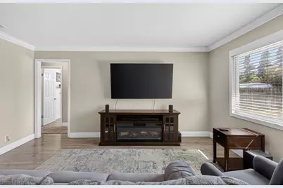 6812 Weddigen Way, North Highlands, CA 95660 - Photo 9
