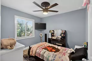 6812 Weddigen Way, North Highlands, CA 95660 - Photo 17