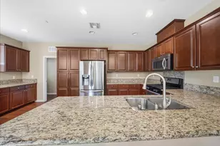 8130 Astaire Ln, Fair Oaks, CA 95628 - Photo 11