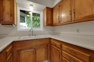 1328 Crest Dr, Yuba City, CA 95993 - Photo 11