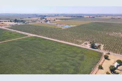 2246 E Mission Avenue, Merced, CA 95341 - Photo 27