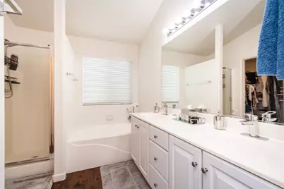 9670 Mizzenmast Court, Elk Grove, CA 95758 - Photo 11