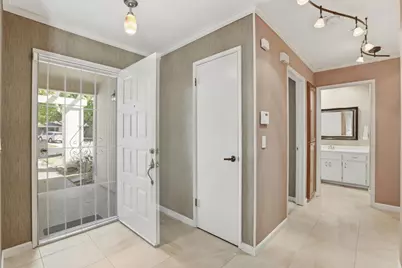 7526 Sunfaire Lane, Sacramento, CA 95828 - Photo 5