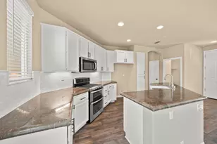 8412 Pinyon Pine Pl, Antelope, CA 95843 - Photo 9