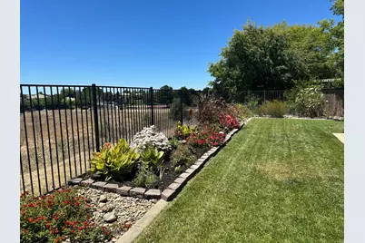 8020 Damico Drive, El Dorado Hills, CA 95762 - Photo 37