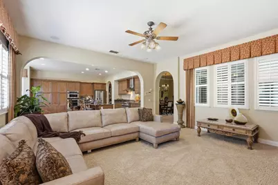 6813 Vilamoura Way, Elk Grove, CA 95757 - Photo 17