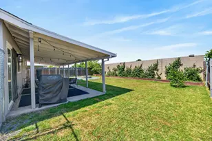7920 Deer Water Dr, Sacramento, CA 95823 - Photo 33