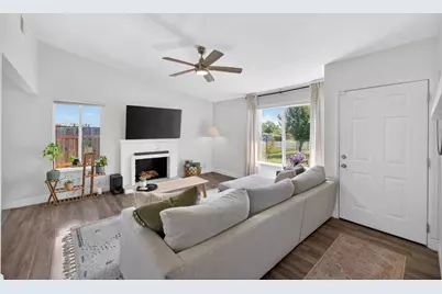 7920 Deer Water Drive, Sacramento, CA 95823 - Photo 9