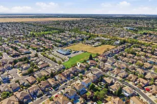 10140 Brenna Way, Elk Grove, CA 95757 - Photo 43