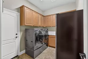 1845 Greywood Cir, Roseville, CA 95747 - Photo 19