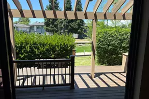 10 Lookout Ct, Sacramento, CA 95831 - Photo 3