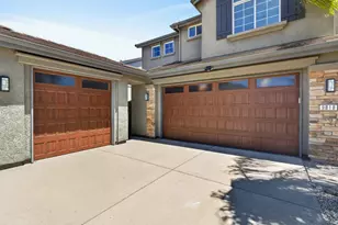 9818 Black Swan Dr, Elk Grove, CA 95624 - Photo 3