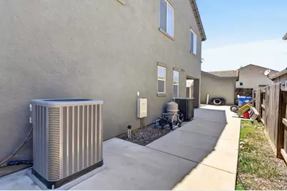 9818 Black Swan Drive, Elk Grove, CA 95624 - Photo 63