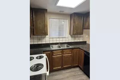 9523 Cody Way, Stockton, CA 95209 - Photo 5