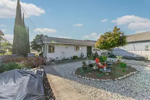10471 Mariposa Ave, Jackson, CA 95642 - Photo 17