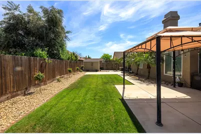 1704 Carpathian Way, Hughson, CA 95326 - Photo 27