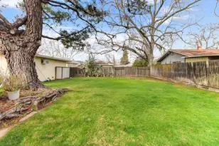 2731 57th St, Sacramento, CA 95817 - Photo 43