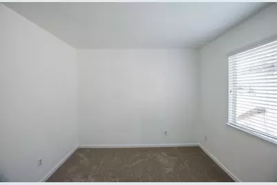 8558 Maple Hall Drive, Sacramento, CA 95823 - Photo 35