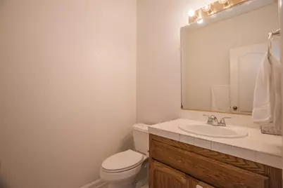 8558 Maple Hall Drive, Sacramento, CA 95823 - Photo 21
