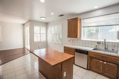 8558 Maple Hall Drive, Sacramento, CA 95823 - Photo 19