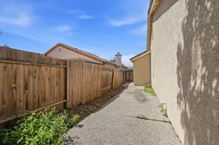 9196 Morgan Point Ct, Elk Grove, CA 95624 - Photo 35