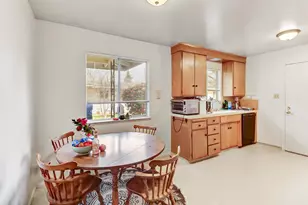 2735 57th St, Sacramento, CA 95817 - Photo 9
