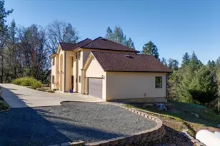21895 One Fine Pl, Colfax, CA 95713 - Photo 9