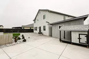 1862 Cobblefield Ln, Los Banos, CA 93635 - Photo 23