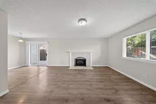 7263 Hayward Dr, Sacramento, CA 95828 - Photo 17