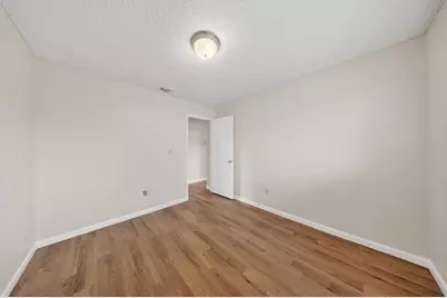 7263 Hayward Drive, Sacramento, CA 95828 - Photo 27