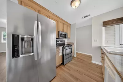 7263 Hayward Drive, Sacramento, CA 95828 - Photo 9