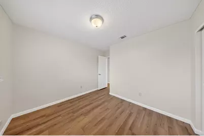 7263 Hayward Drive, Sacramento, CA 95828 - Photo 21