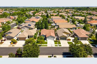 1449 Carriage House, Manteca, CA 95336 - Photo 3