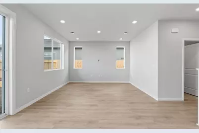 8297 Morning Star Way, Elk Grove, CA 95757 - Photo 5