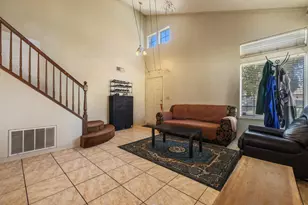916 Fall River Dr, Modesto, CA 95351 - Photo 5