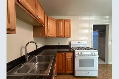 2323 H Street, Sacramento, CA 95816 - Photo 9