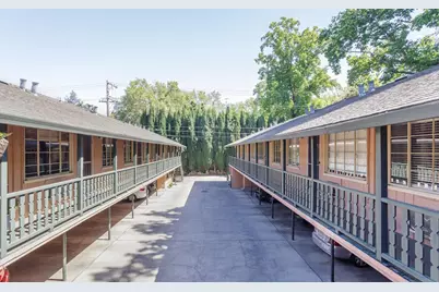 2323 H Street, Sacramento, CA 95816 - Photo 3
